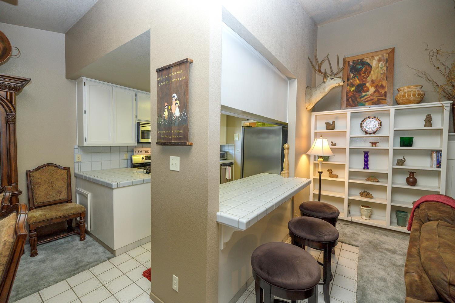 376 Foxmeadow Way, Los Banos, CA 93635