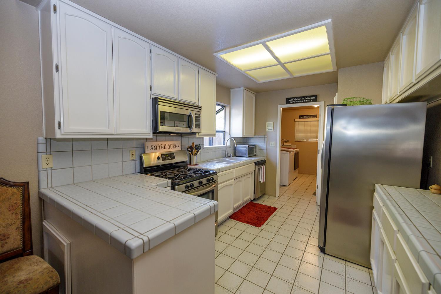 376 Foxmeadow Way, Los Banos, CA 93635