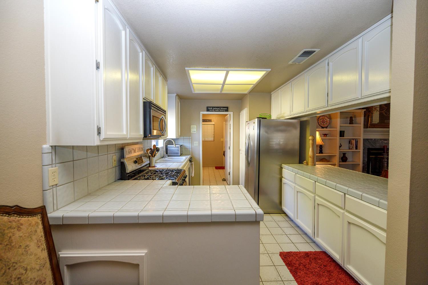376 Foxmeadow Way, Los Banos, CA 93635