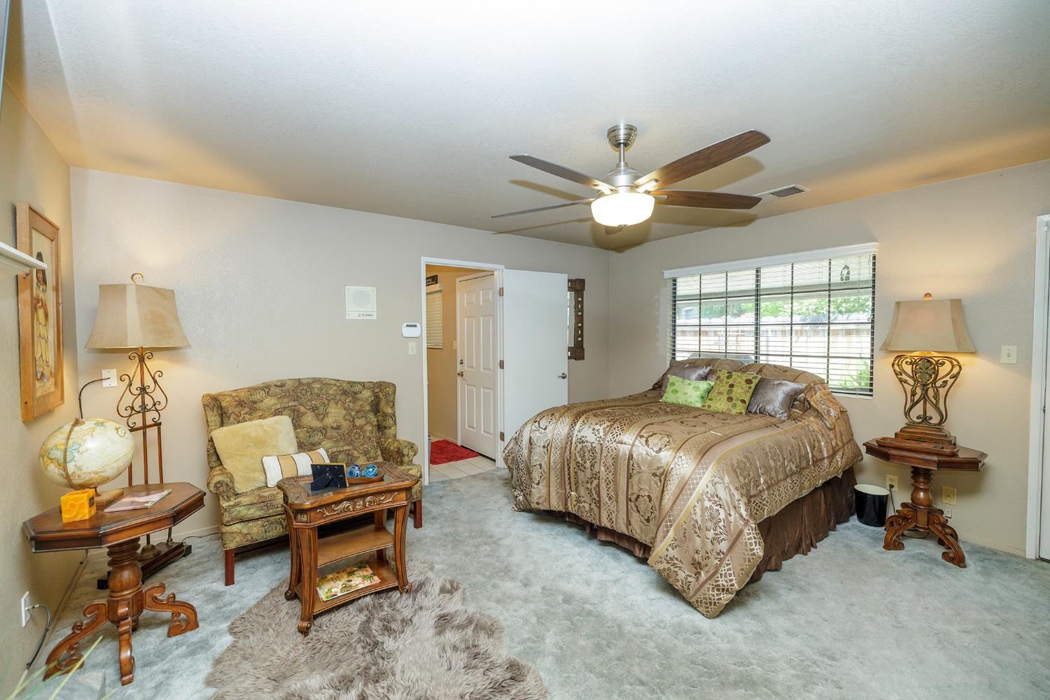 376 Foxmeadow Way, Los Banos, CA 93635
