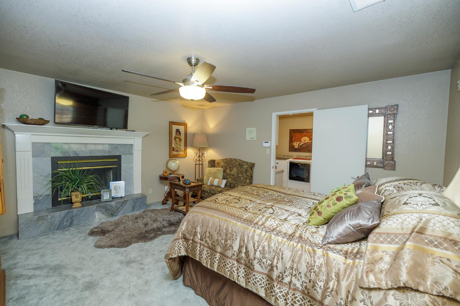 376 Foxmeadow Way, Los Banos, CA 93635