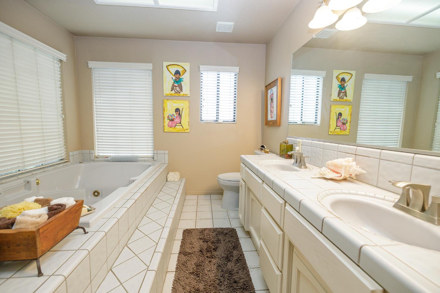 376 Foxmeadow Way, Los Banos, CA 93635