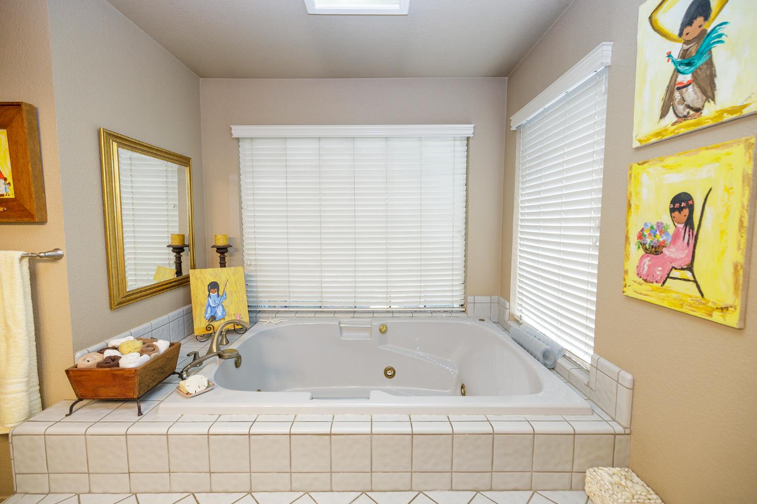 376 Foxmeadow Way, Los Banos, CA 93635
