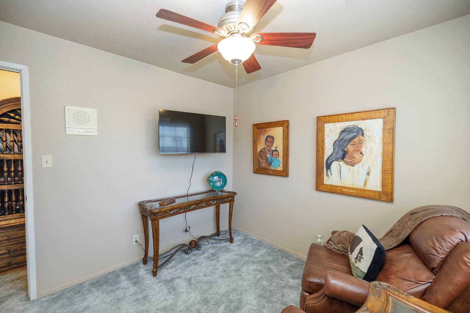 376 Foxmeadow Way, Los Banos, CA 93635