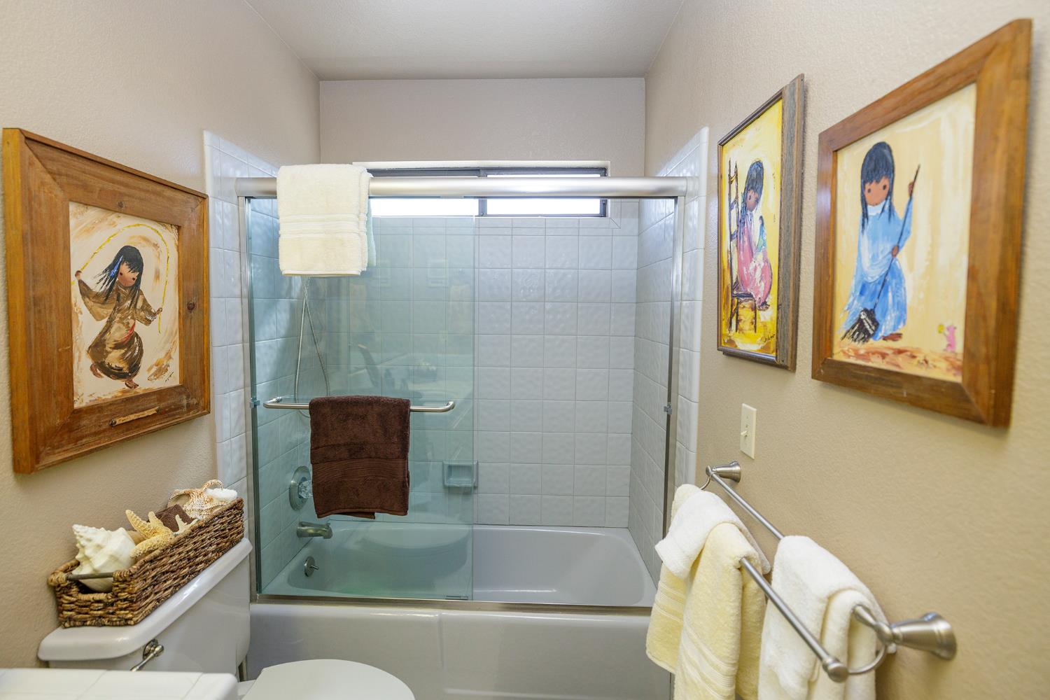 376 Foxmeadow Way, Los Banos, CA 93635