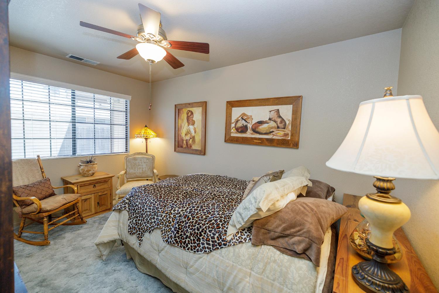 376 Foxmeadow Way, Los Banos, CA 93635