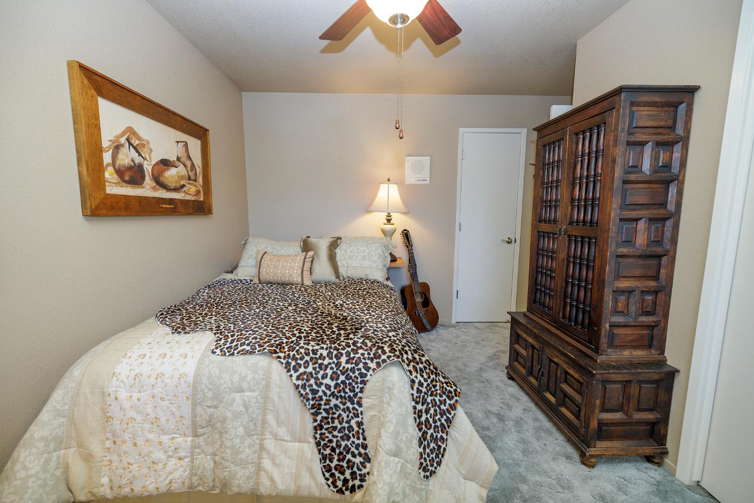 376 Foxmeadow Way, Los Banos, CA 93635