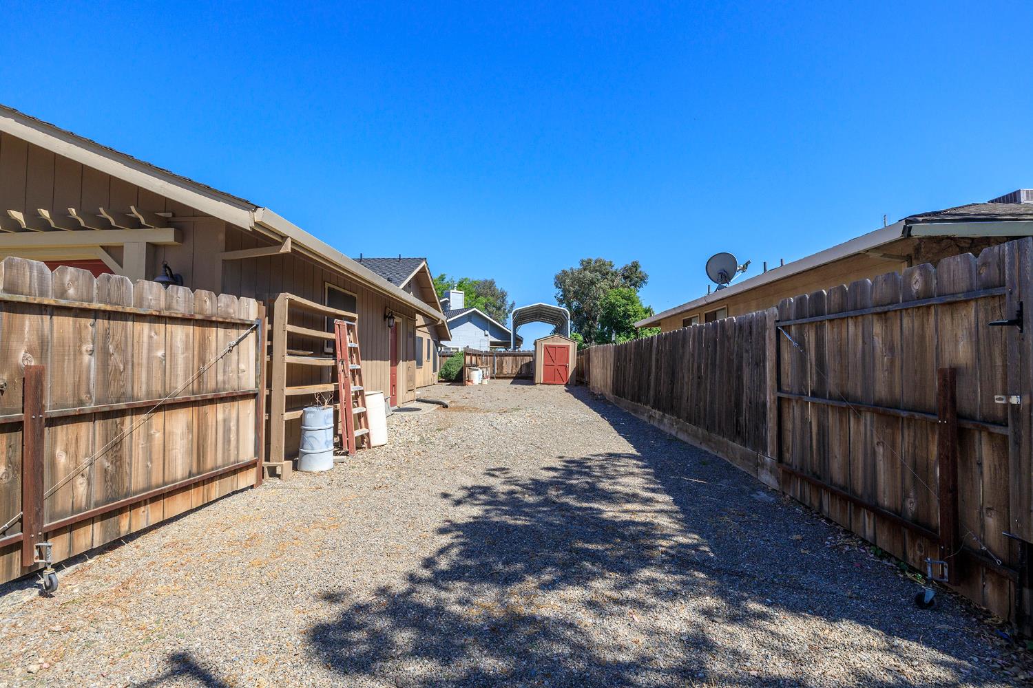 376 Foxmeadow Way, Los Banos, CA 93635