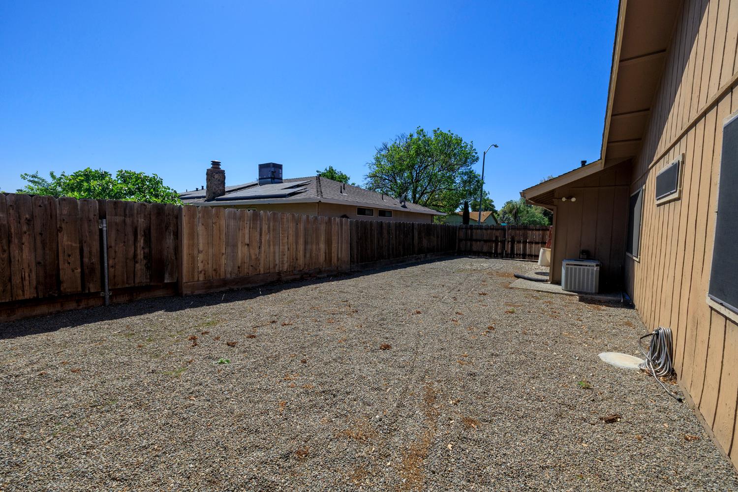 376 Foxmeadow Way, Los Banos, CA 93635