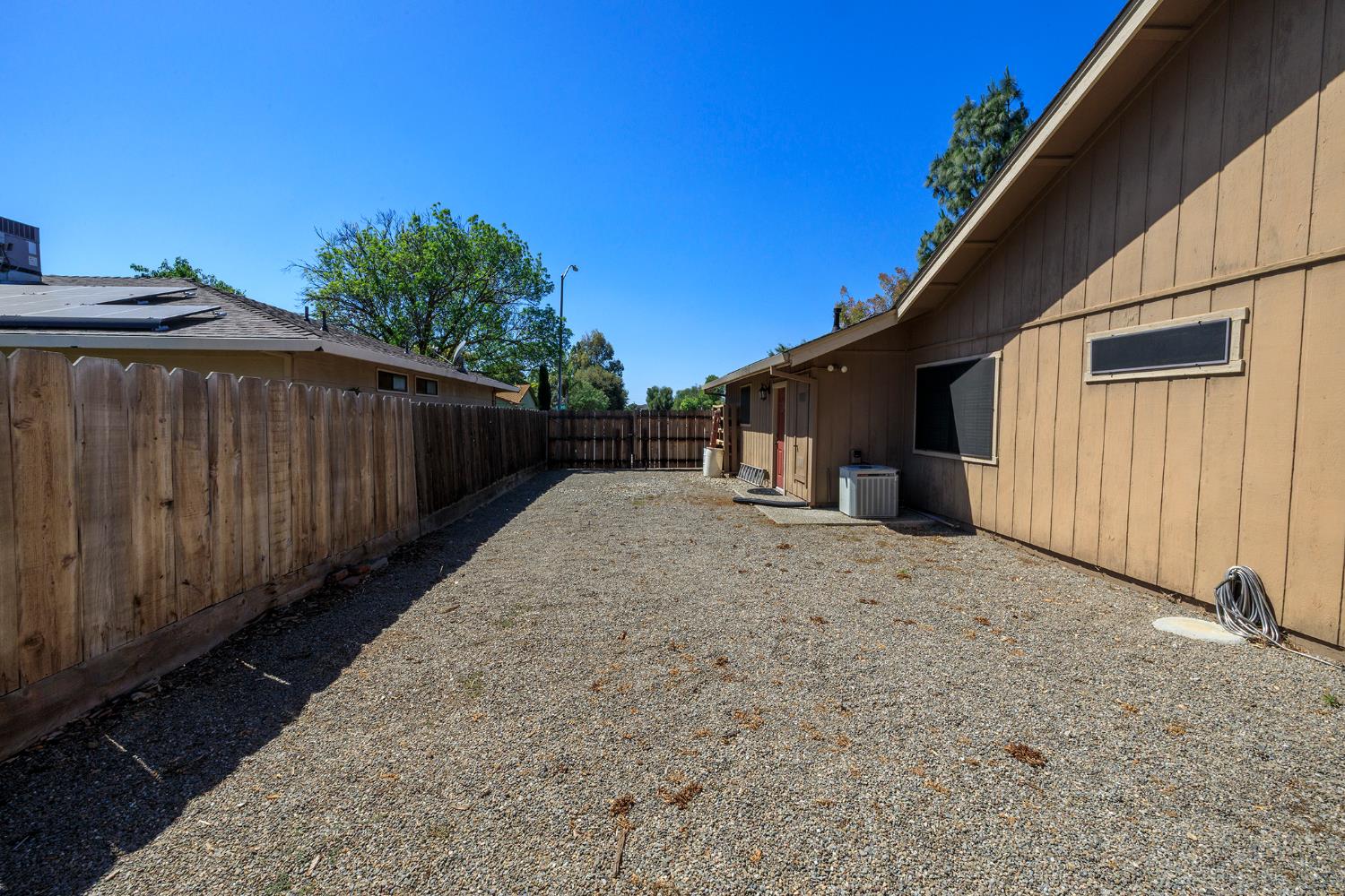 376 Foxmeadow Way, Los Banos, CA 93635