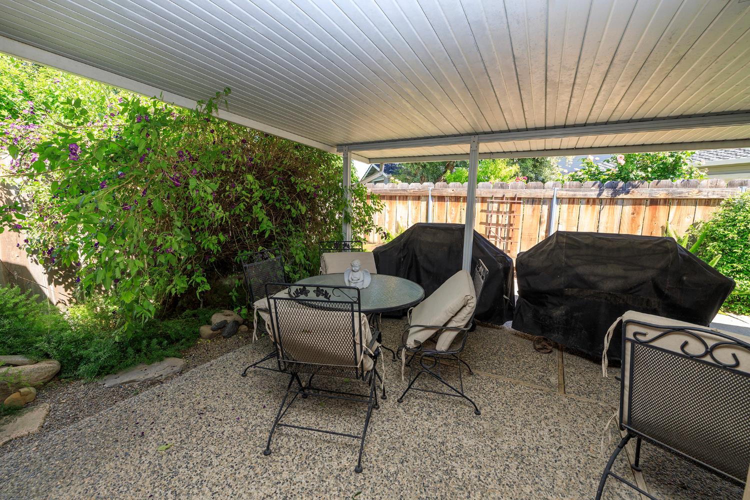 376 Foxmeadow Way, Los Banos, CA 93635
