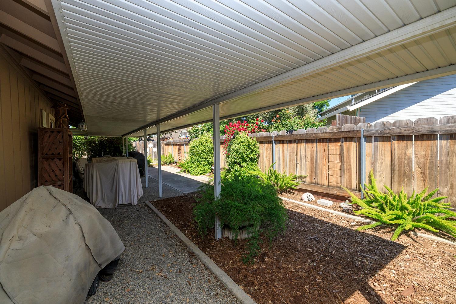 376 Foxmeadow Way, Los Banos, CA 93635