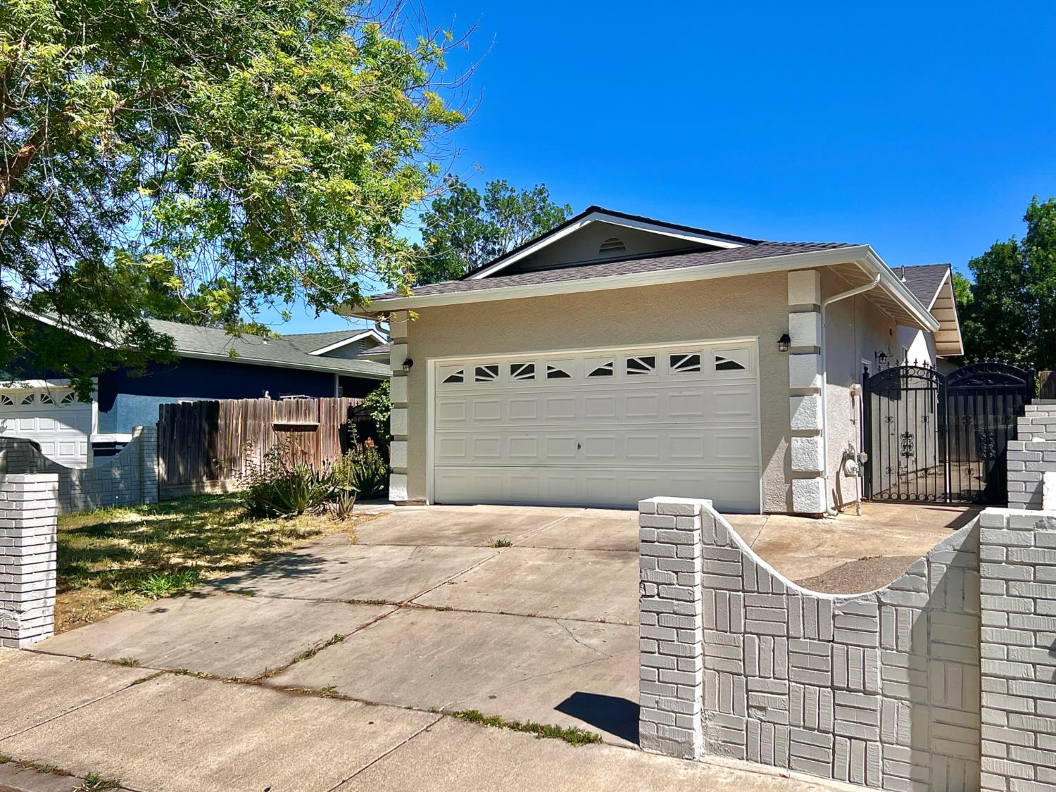 154 brook hallow dr, Patterson, CA 95363