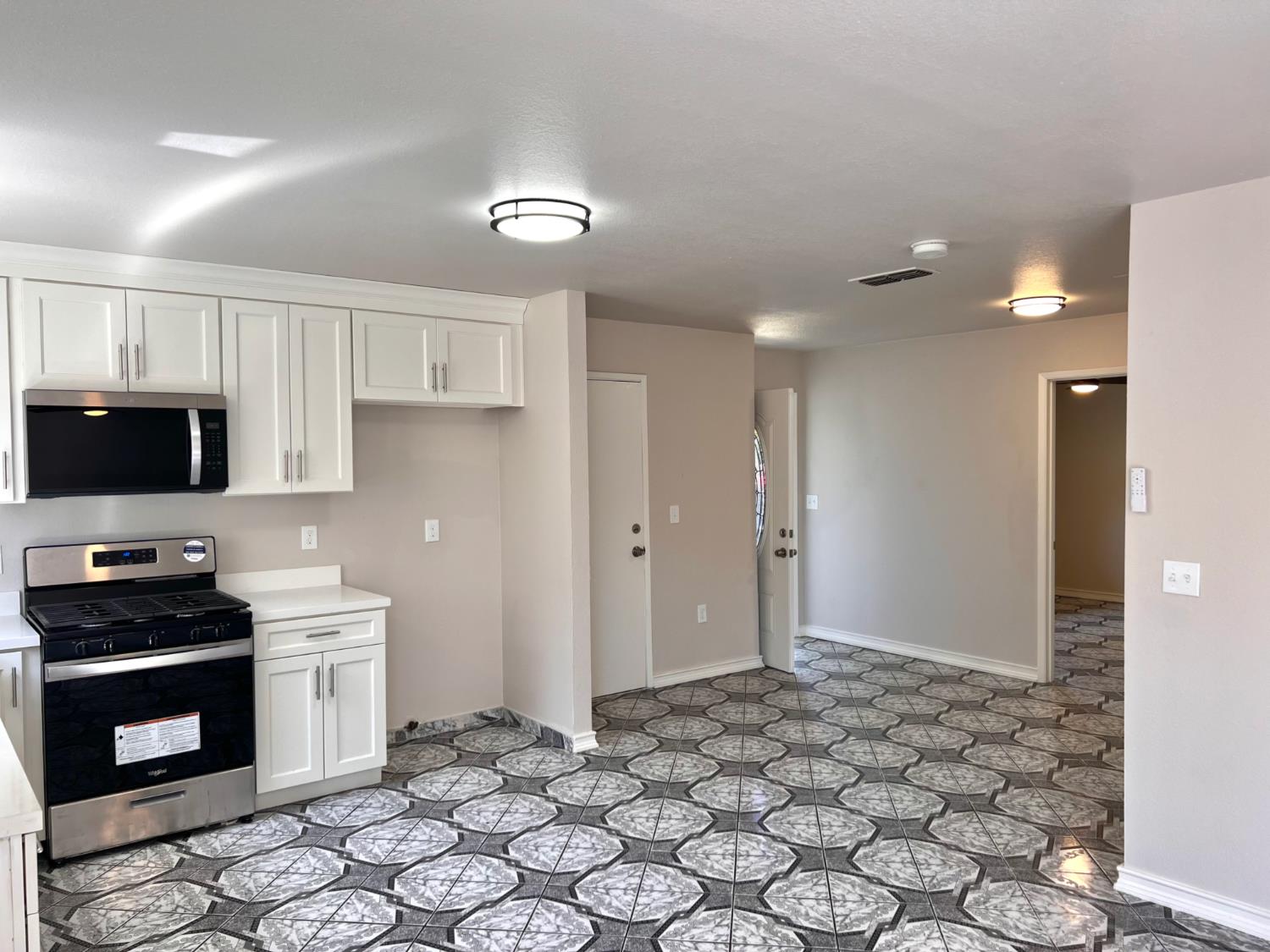 154 brook hallow dr, Patterson, CA 95363