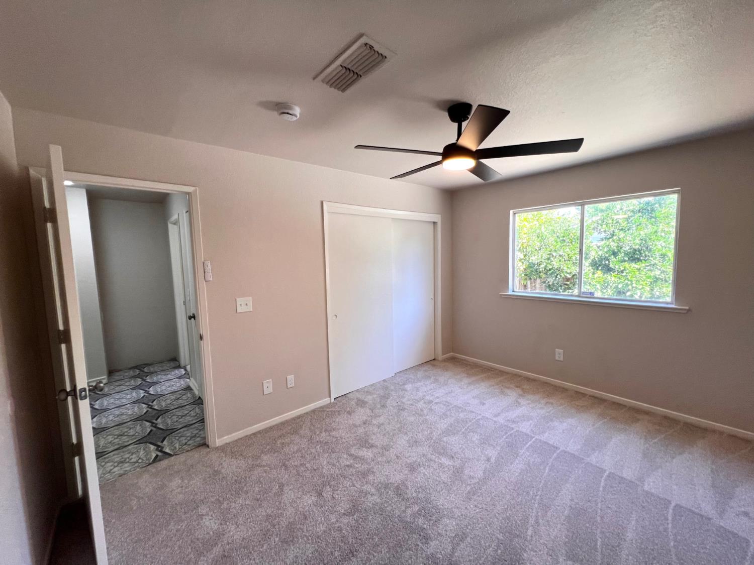 154 brook hallow dr, Patterson, CA 95363
