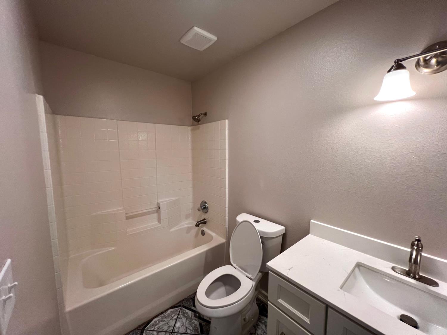 154 brook hallow dr, Patterson, CA 95363