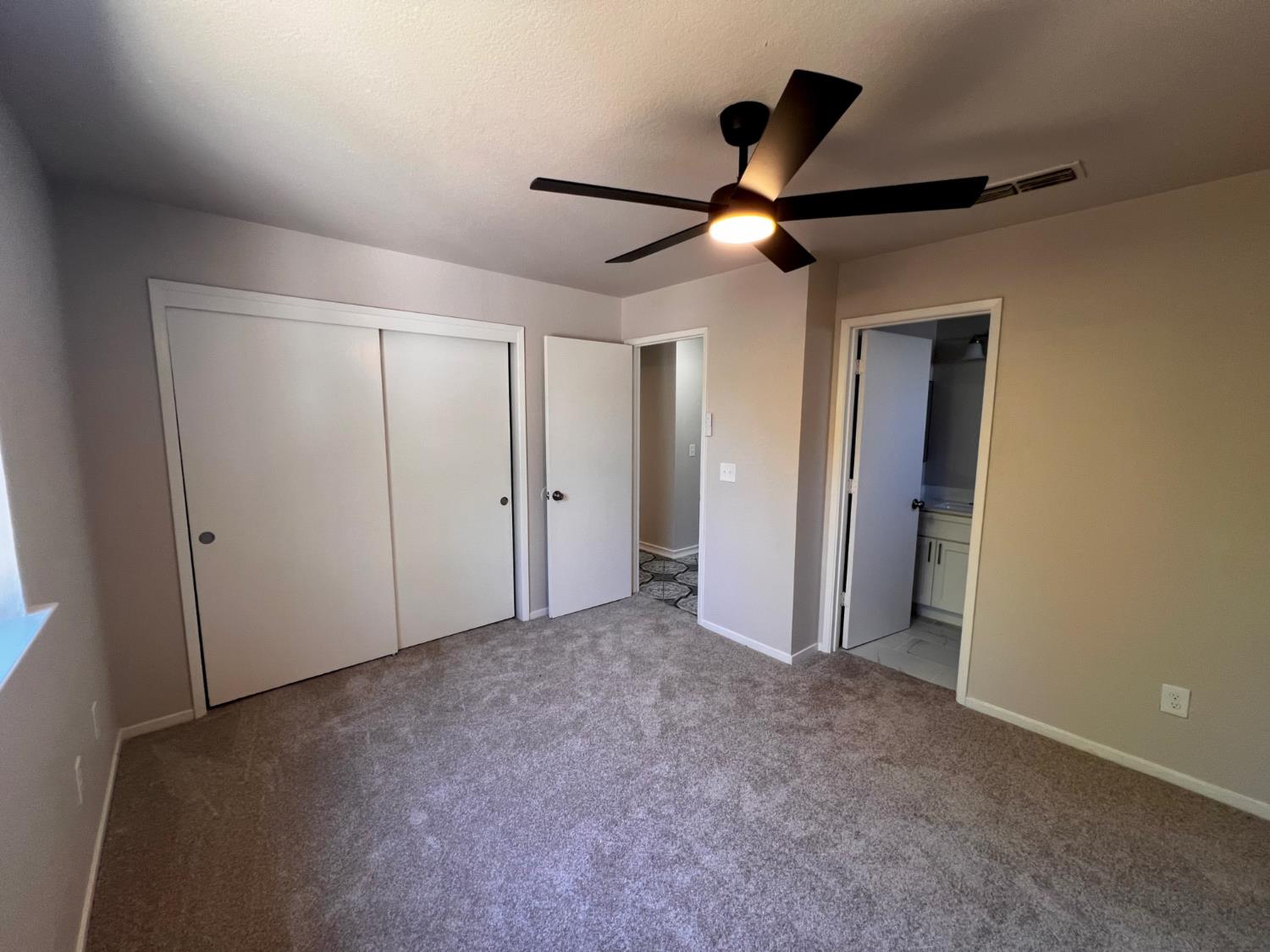 154 brook hallow dr, Patterson, CA 95363