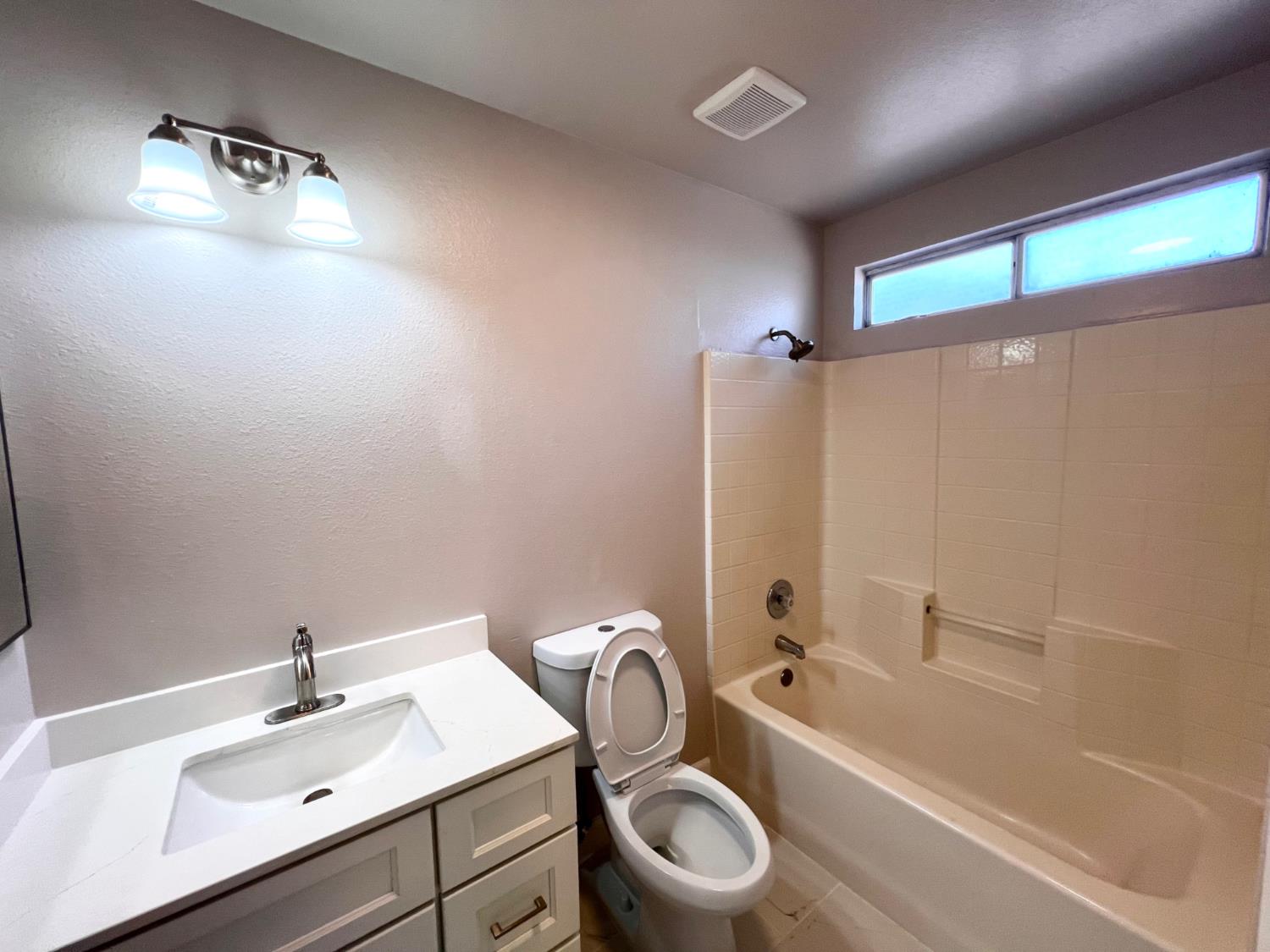 154 brook hallow dr, Patterson, CA 95363