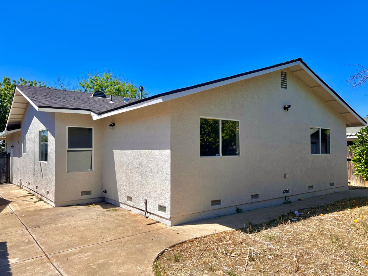 154 brook hallow dr, Patterson, CA 95363