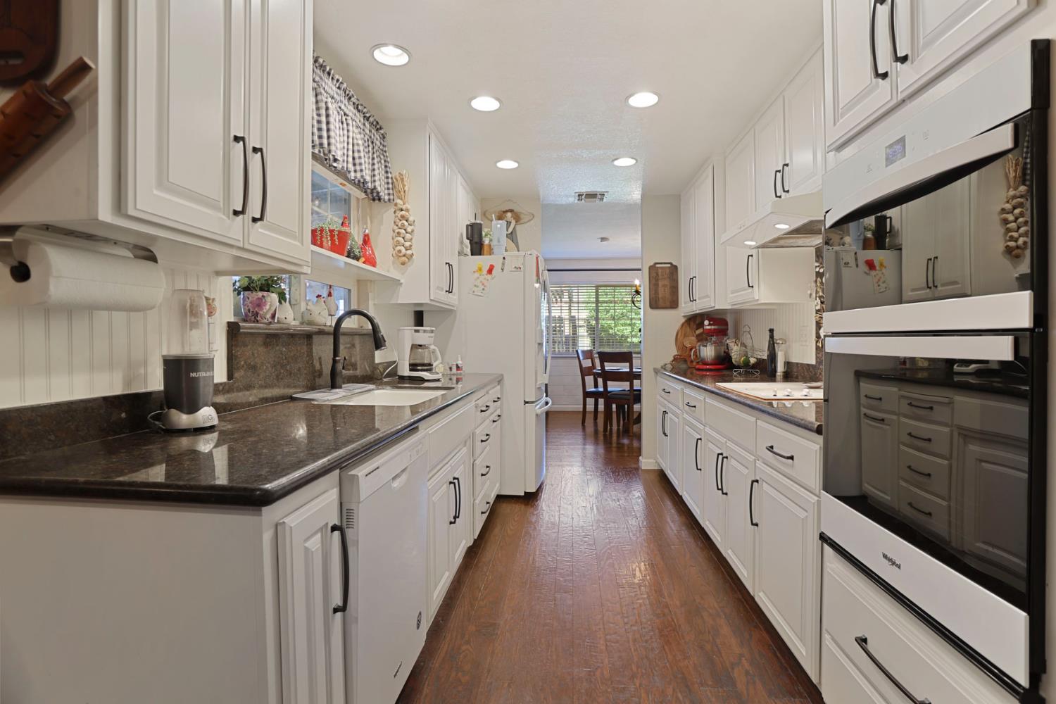 747 Foxfire Dr, Manteca, CA 95337