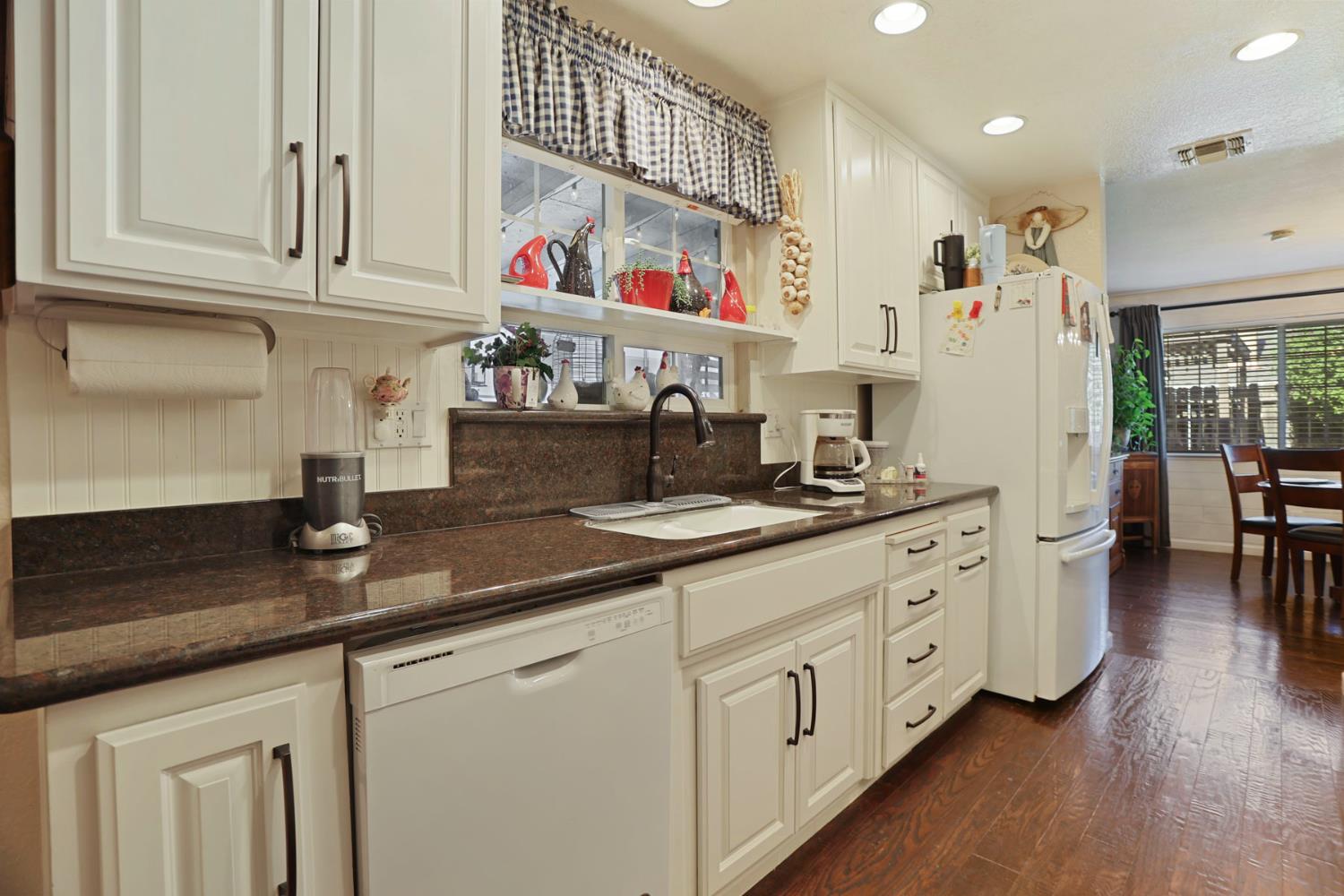 747 Foxfire Dr, Manteca, CA 95337
