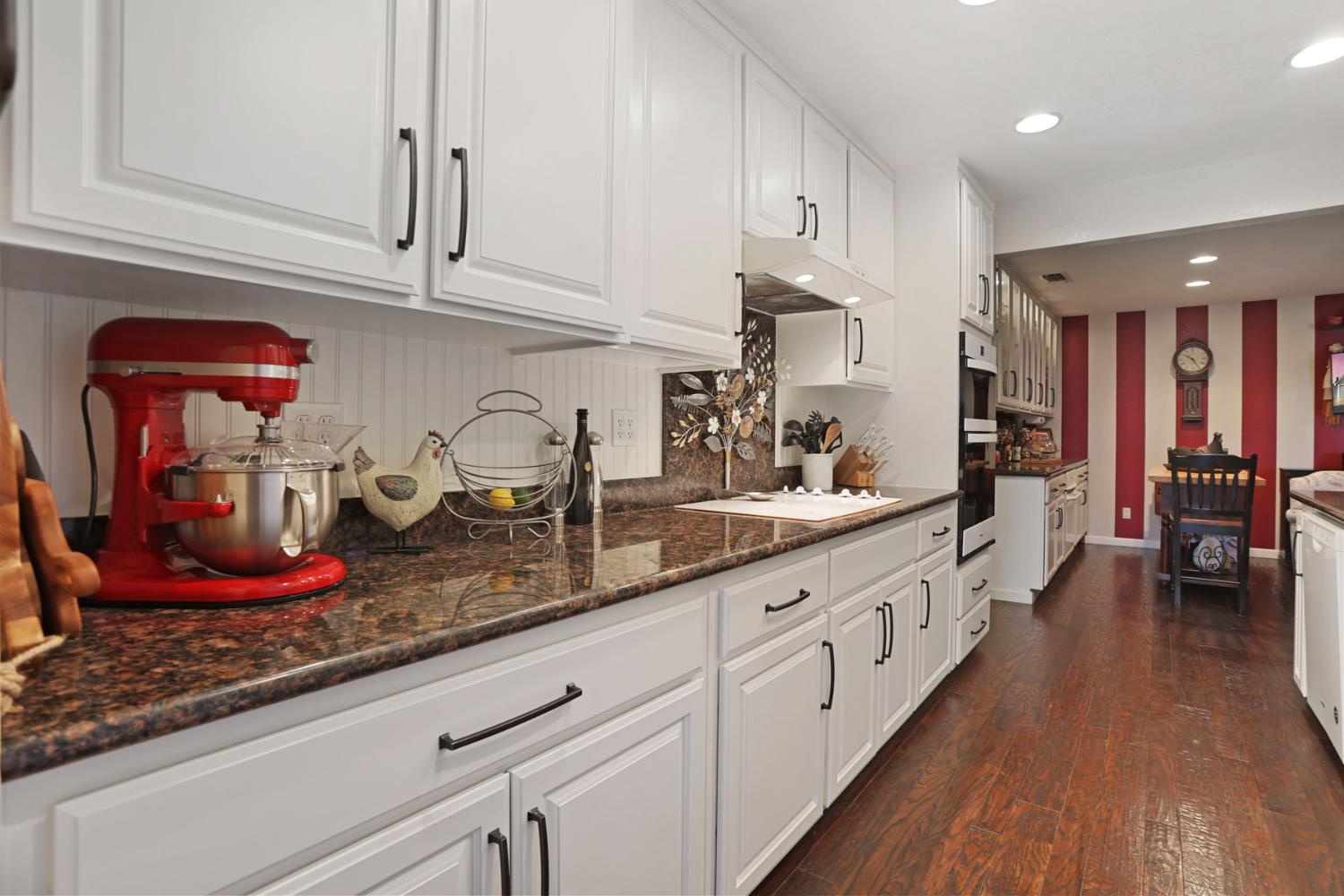 747 Foxfire Dr, Manteca, CA 95337