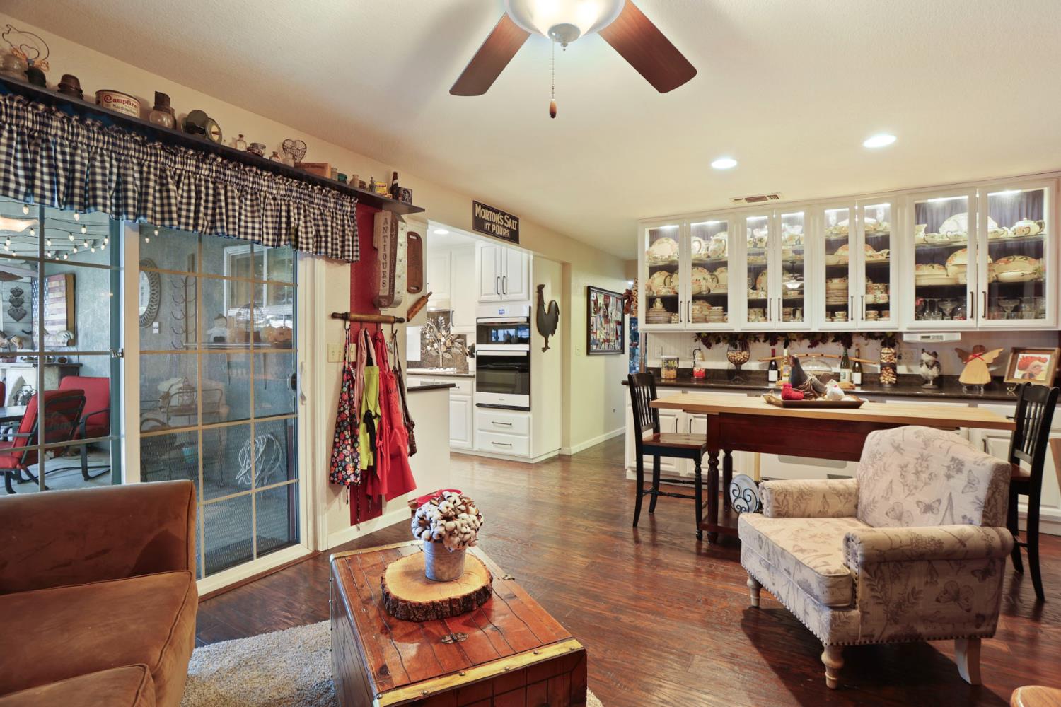 747 Foxfire Dr, Manteca, CA 95337
