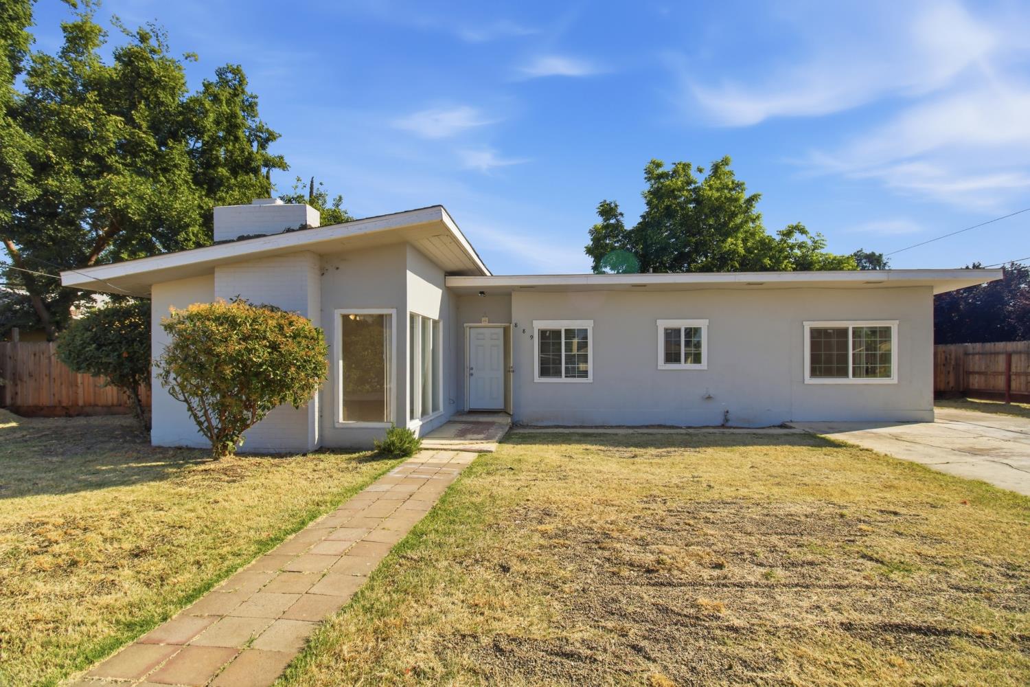889 E 23rd St, Merced, CA 95340