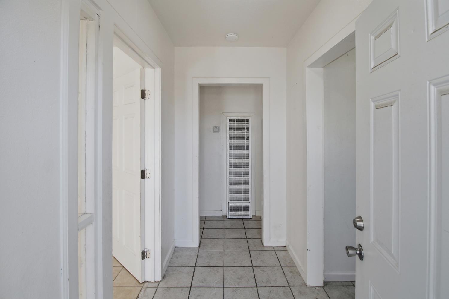 889 E 23rd St, Merced, CA 95340
