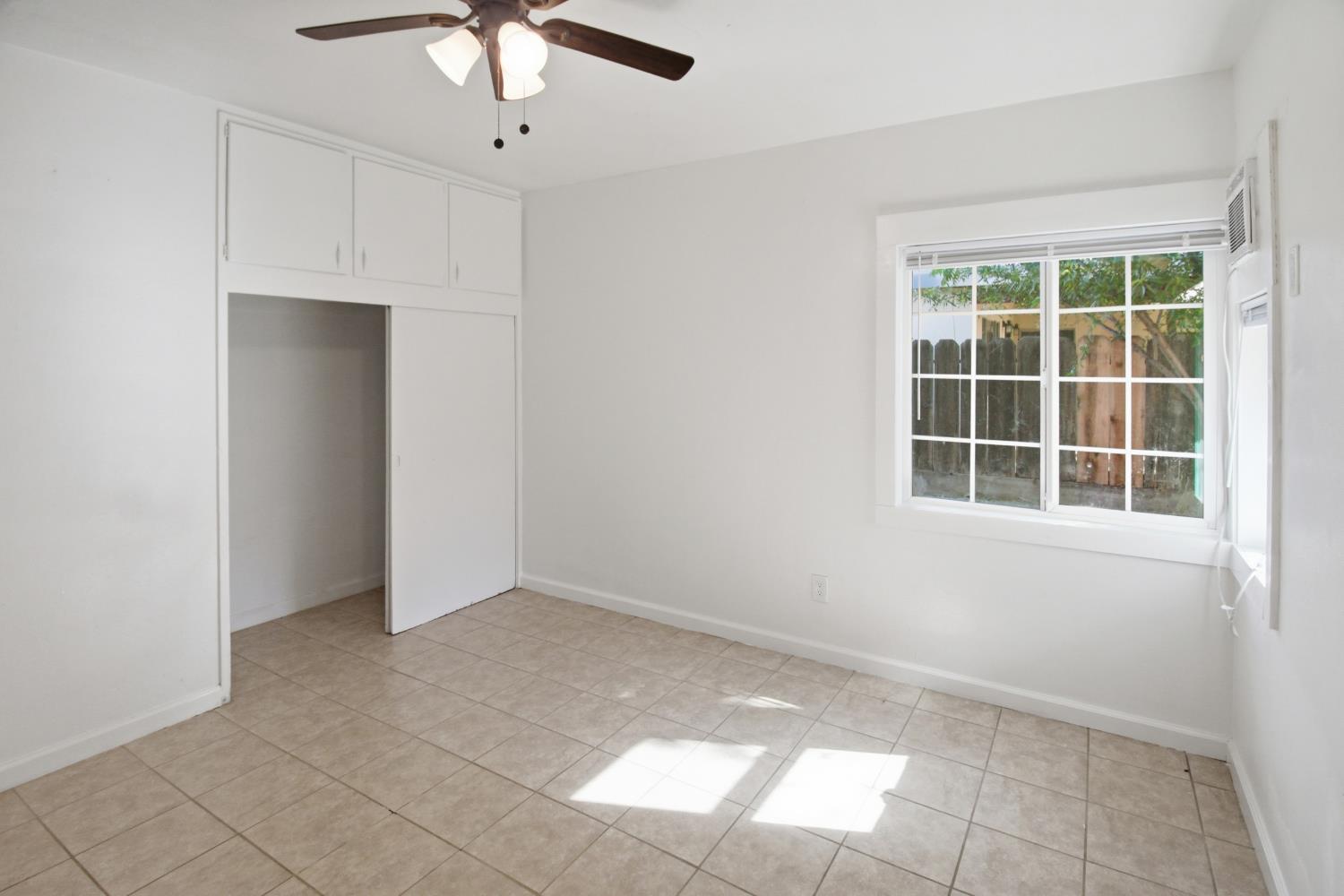 889 E 23rd St, Merced, CA 95340