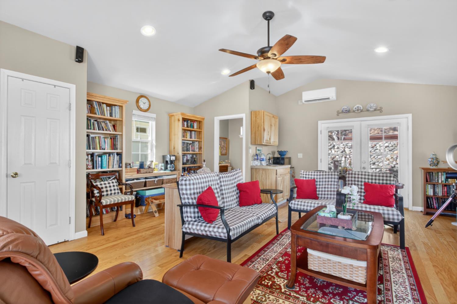 4856 Kiva Dr, Copperopolis, CA 95228