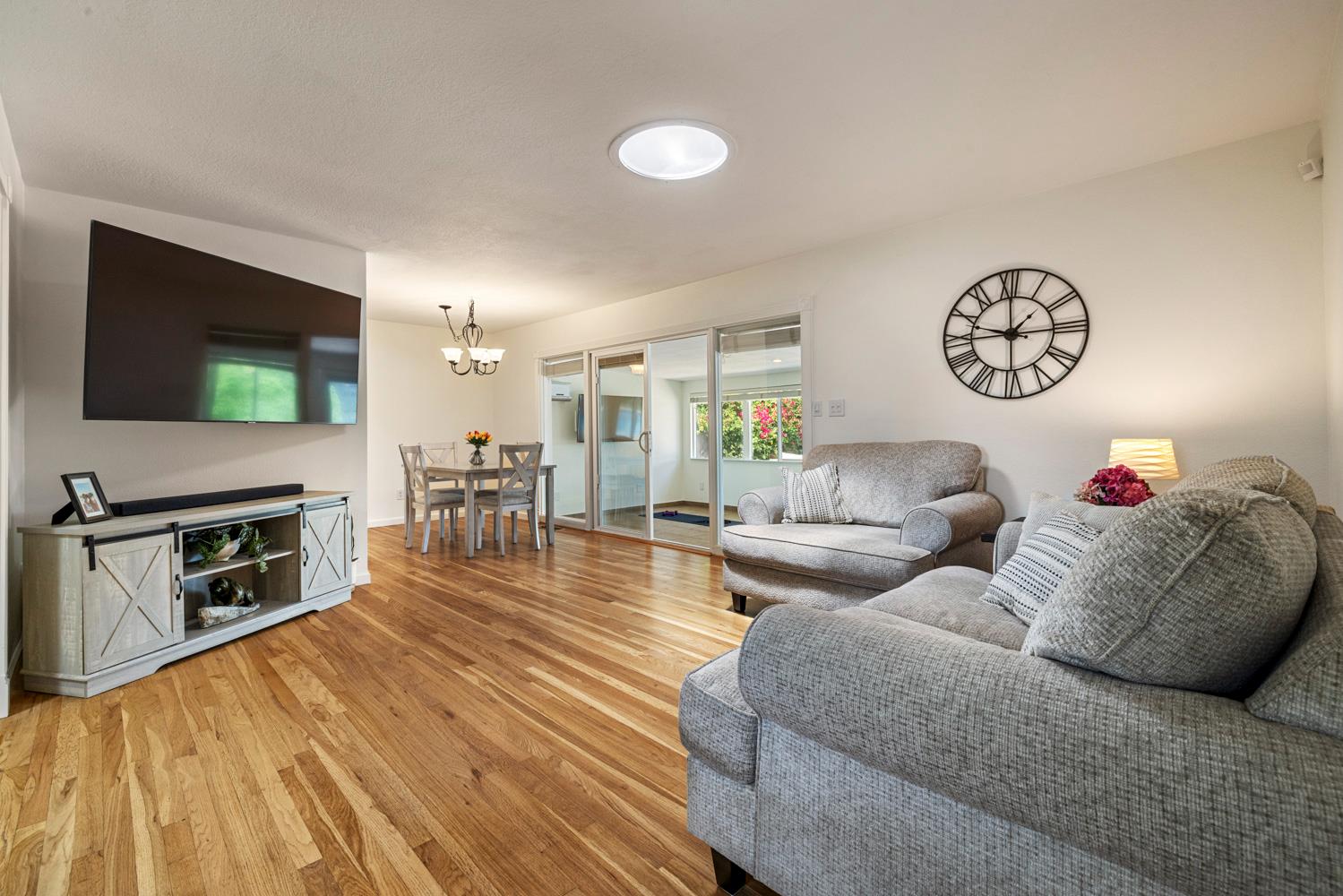 2413 Edgebrook Dr, Modesto, CA 95354