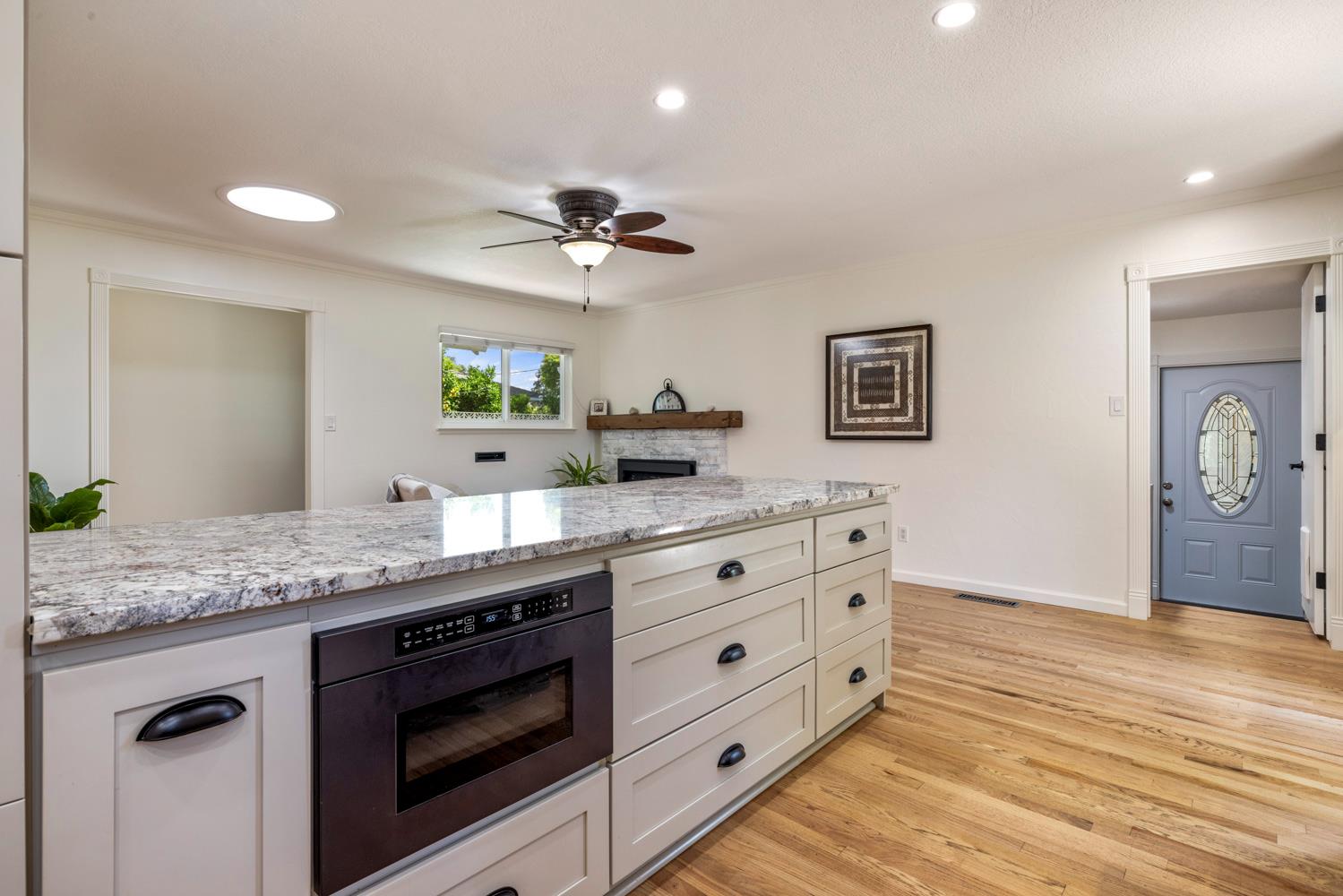 2413 Edgebrook Dr, Modesto, CA 95354