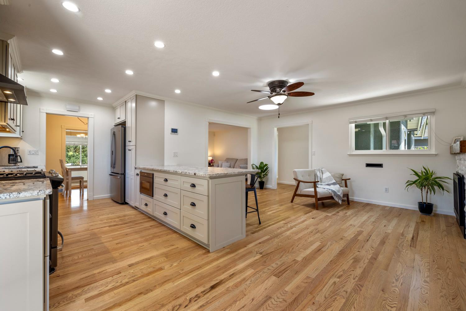 2413 Edgebrook Dr, Modesto, CA 95354