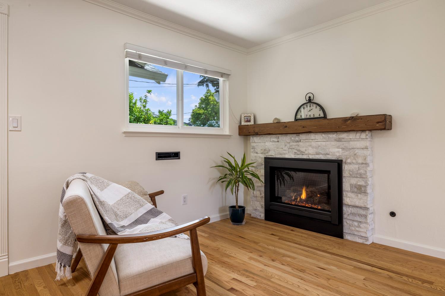 2413 Edgebrook Dr, Modesto, CA 95354