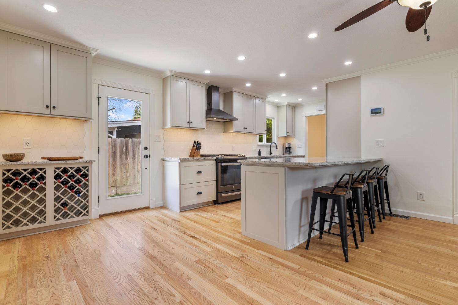 2413 Edgebrook Dr, Modesto, CA 95354