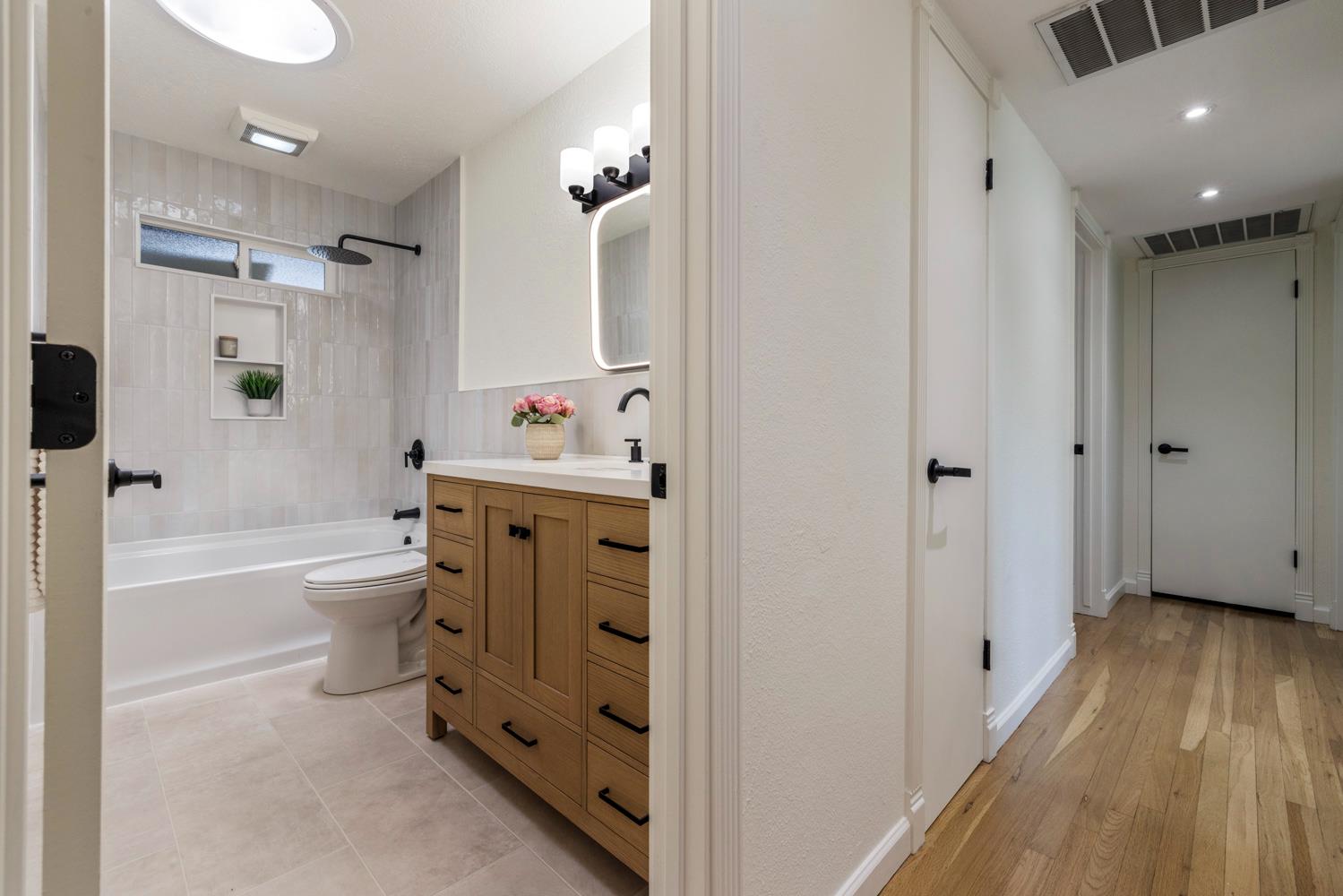 2413 Edgebrook Dr, Modesto, CA 95354