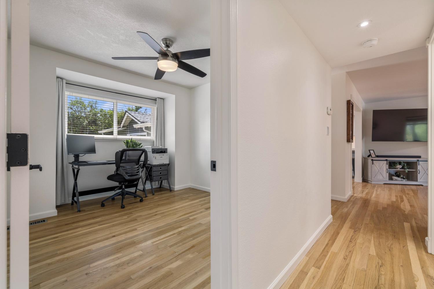 2413 Edgebrook Dr, Modesto, CA 95354