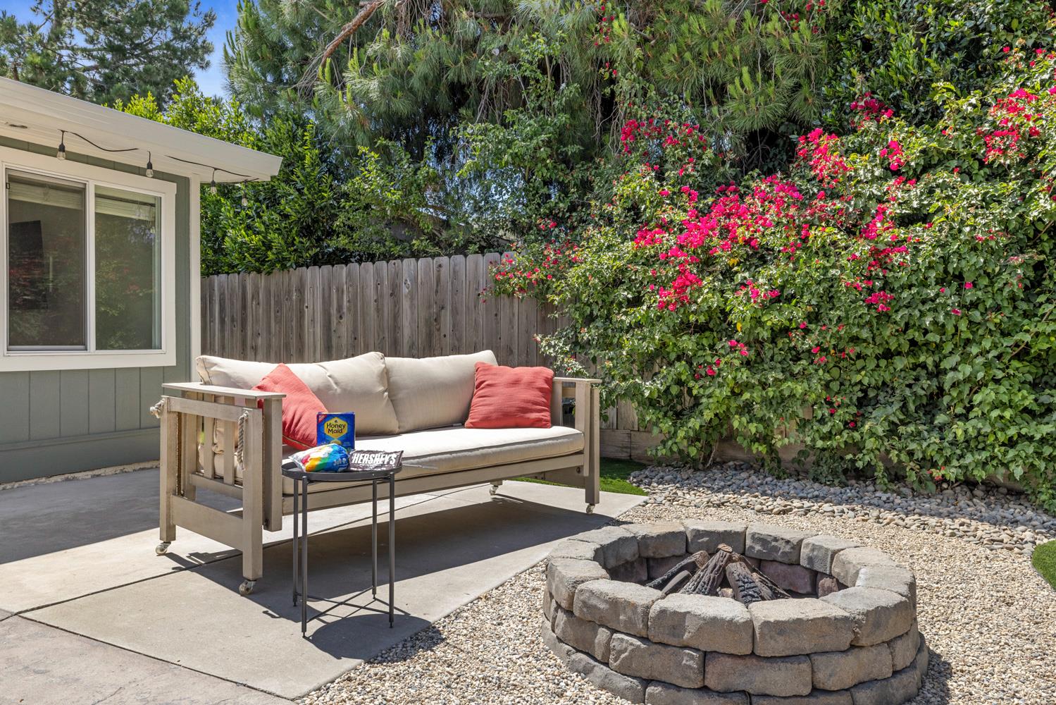 2413 Edgebrook Dr, Modesto, CA 95354