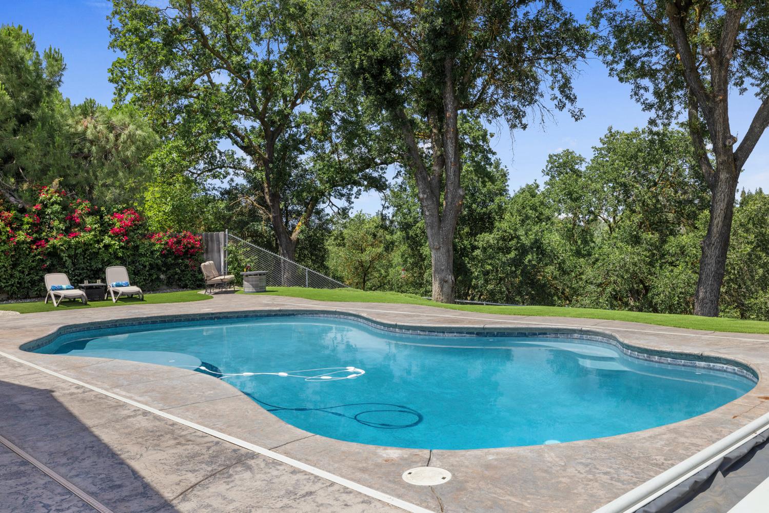 2413 Edgebrook Dr, Modesto, CA 95354