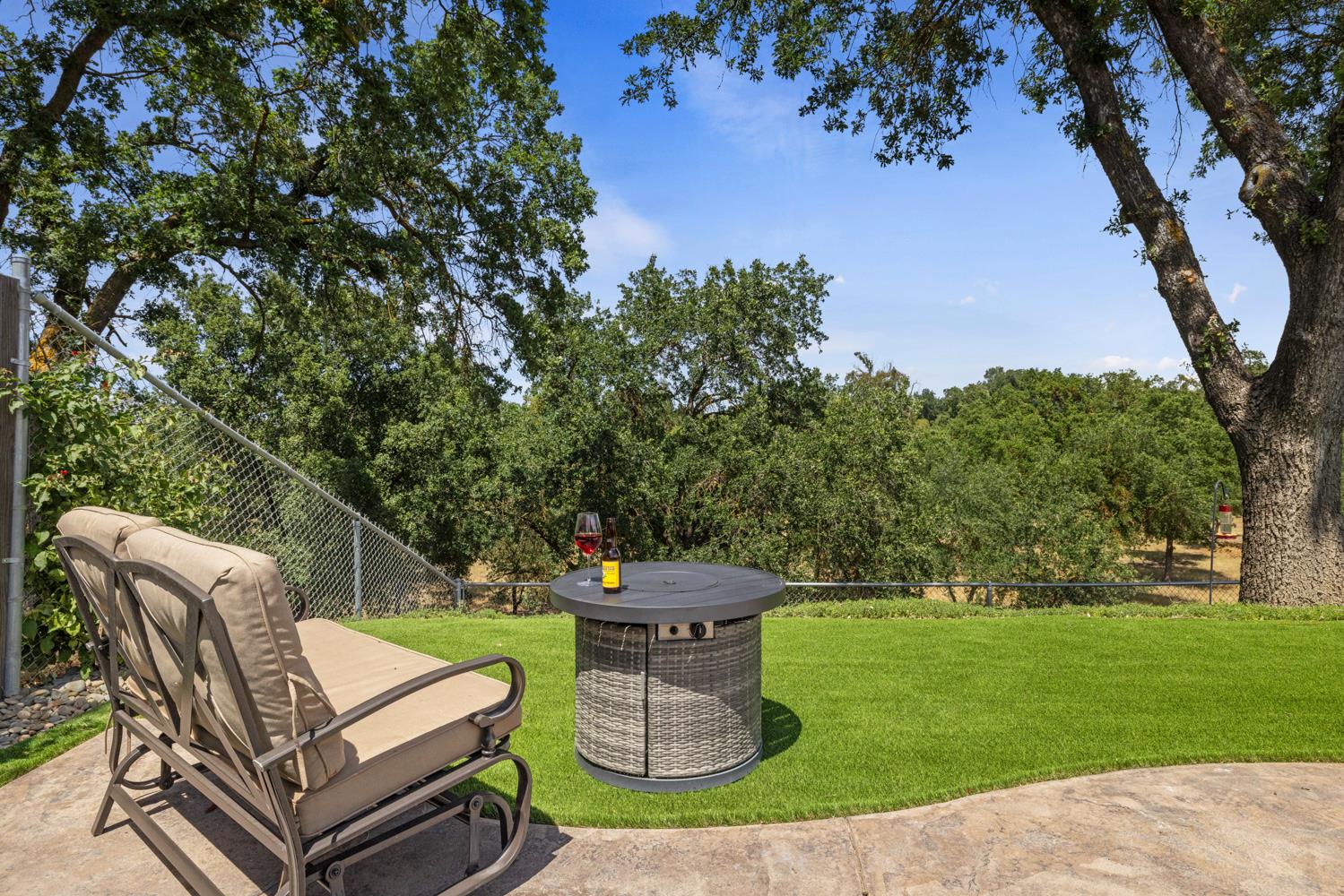 2413 Edgebrook Dr, Modesto, CA 95354