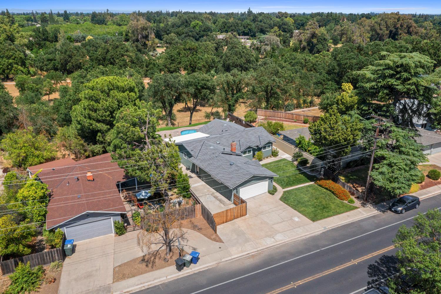 2413 Edgebrook Dr, Modesto, CA 95354