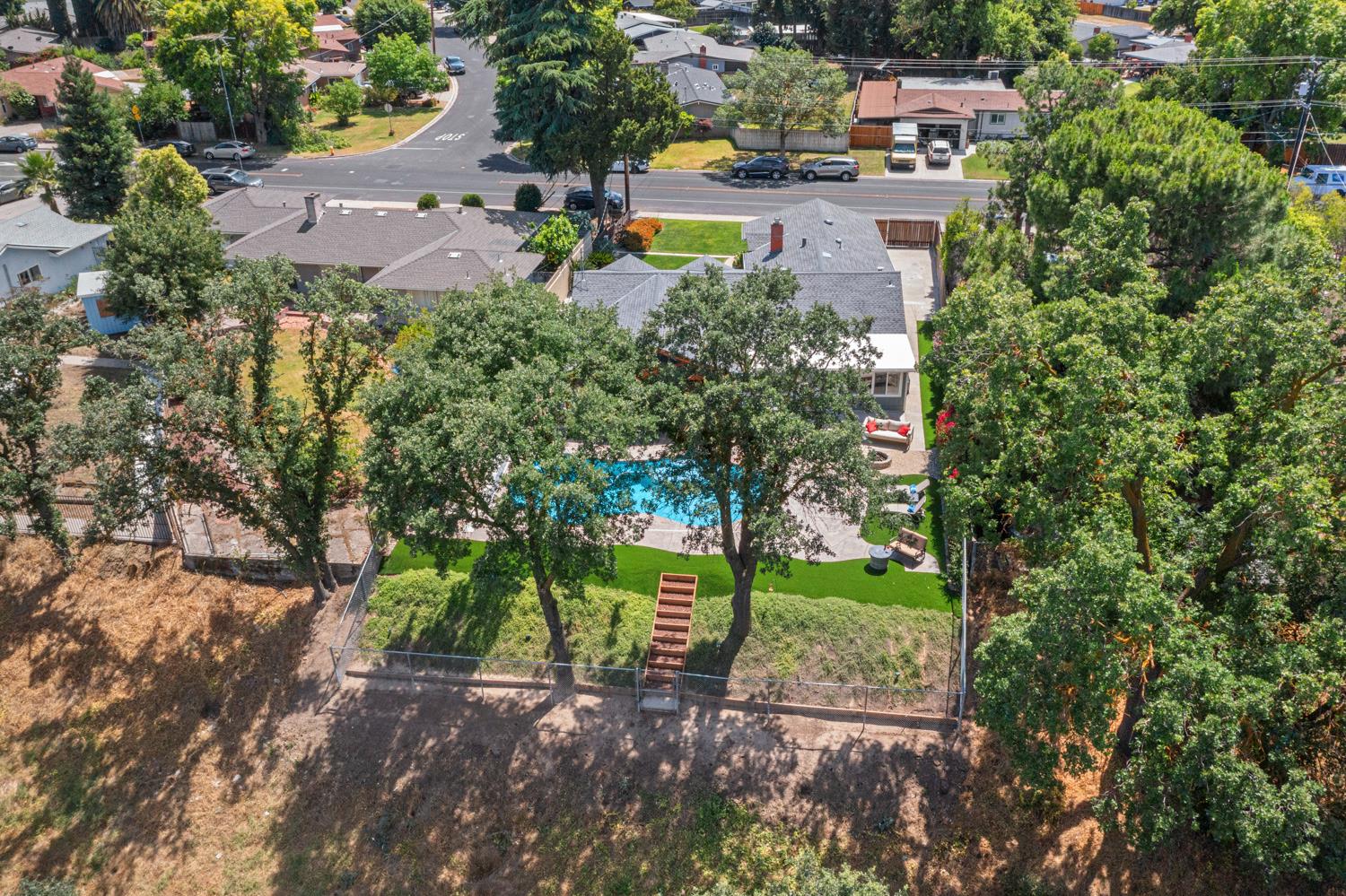2413 Edgebrook Dr, Modesto, CA 95354