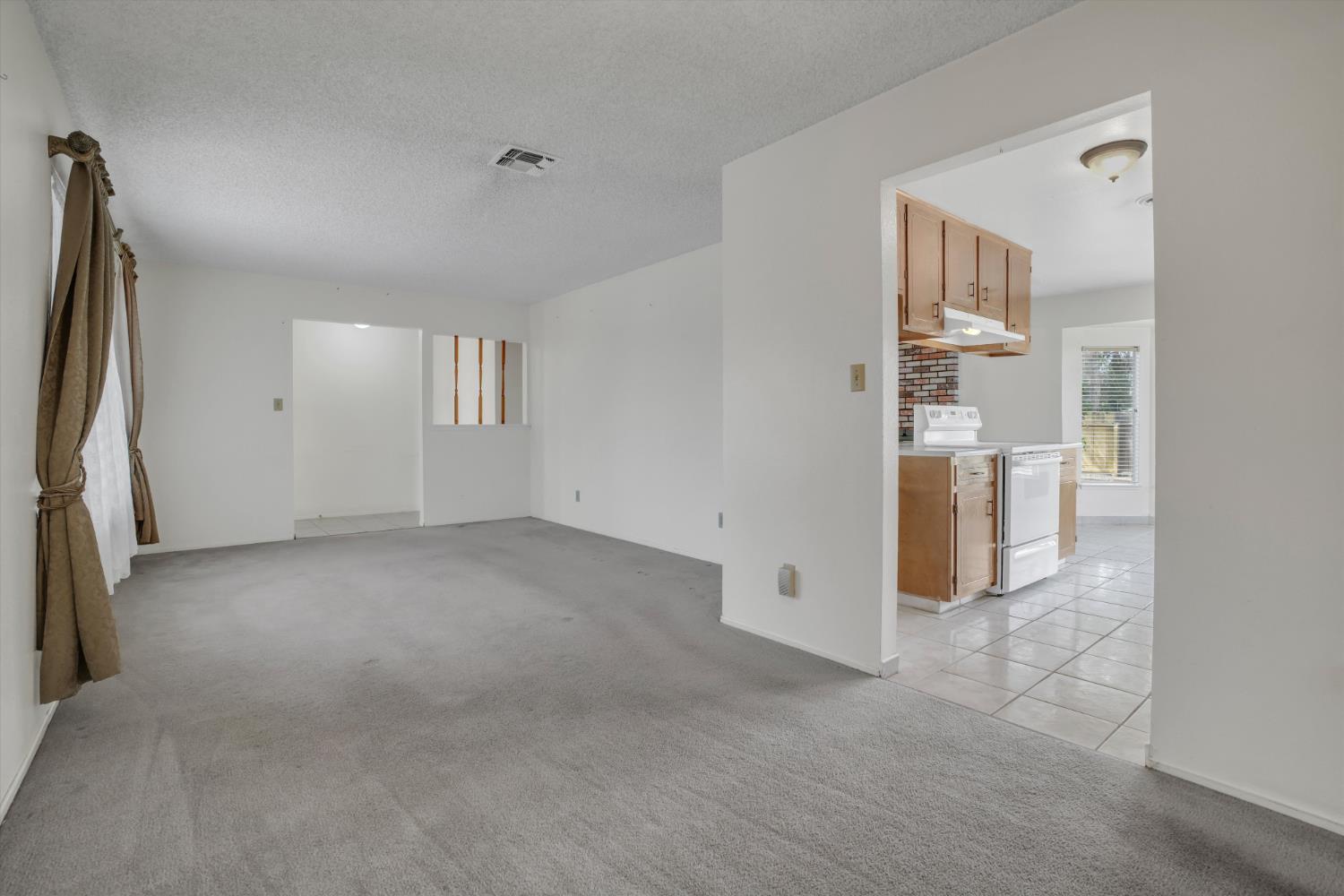 631 W Minnesota Ave, Turlock, CA 95382