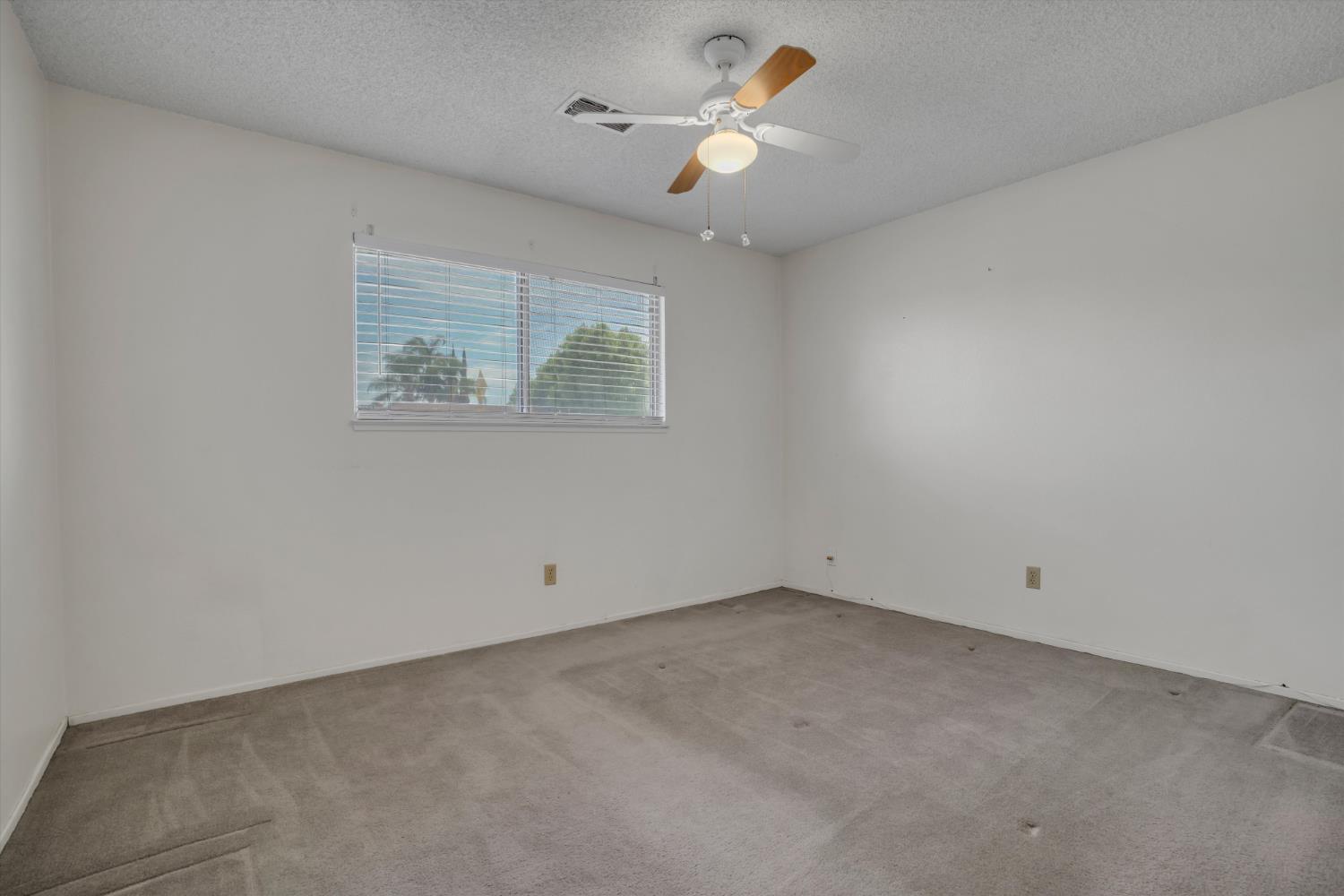 631 W Minnesota Ave, Turlock, CA 95382