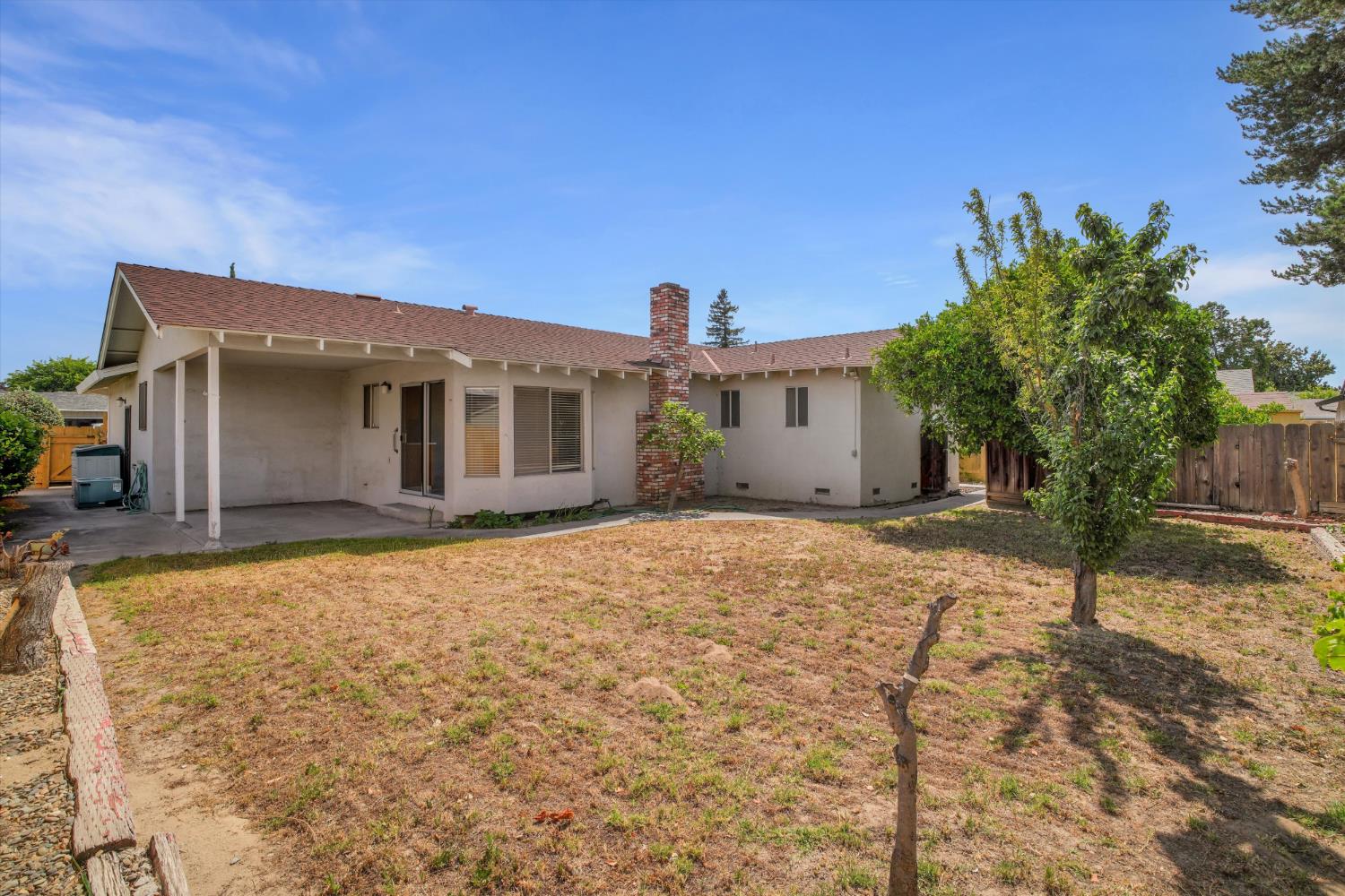 631 W Minnesota Ave, Turlock, CA 95382
