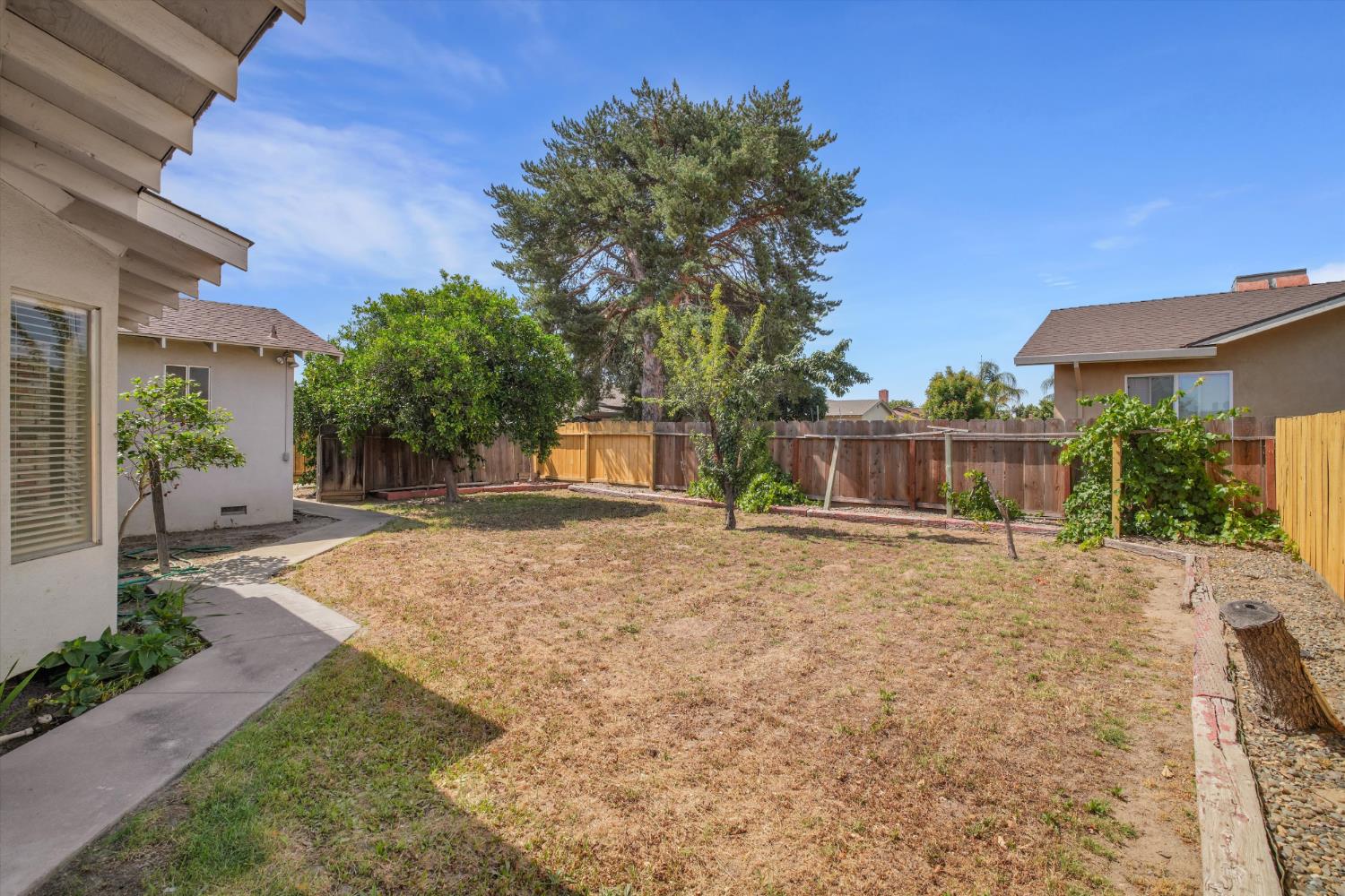 631 W Minnesota Ave, Turlock, CA 95382