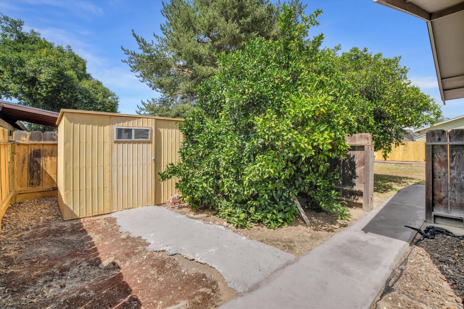 631 W Minnesota Ave, Turlock, CA 95382
