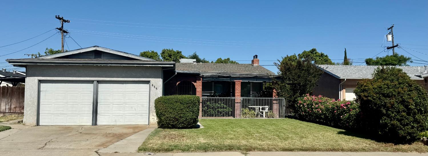 835 Nevada Ave, Los Banos, CA 93635