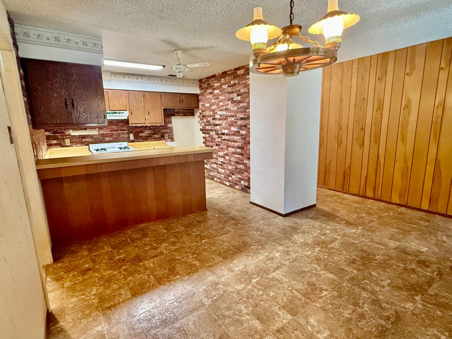 835 Nevada Ave, Los Banos, CA 93635